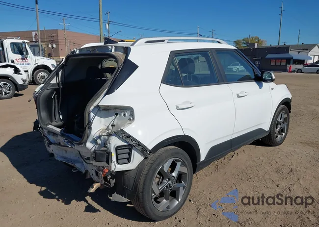 KMHRC8A31MU070896: 43524000