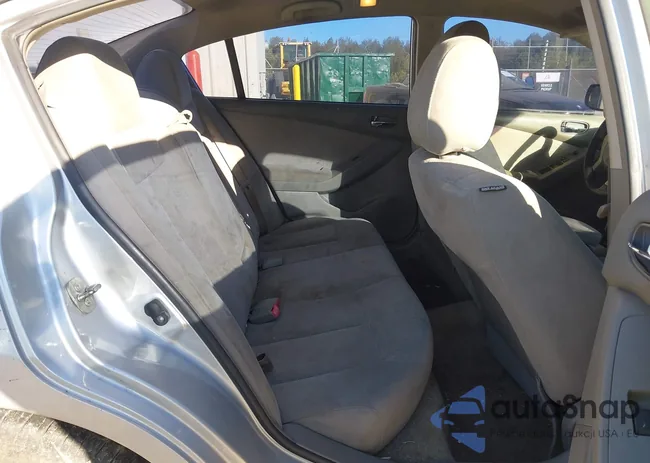 1N4AL2AP9BC104836: 43525440