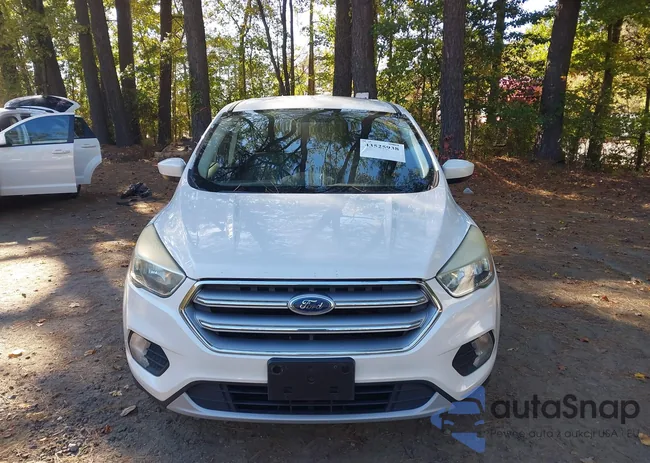 1FMCU0GD9HUD05507: 43525938