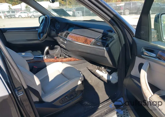 5UXZW0C57BL660145: 43525369