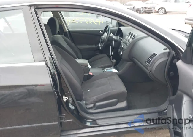 1N4AL2AP5CC183746: 43525384