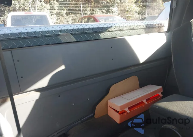 1FTYR14D98PA63581: 43526477