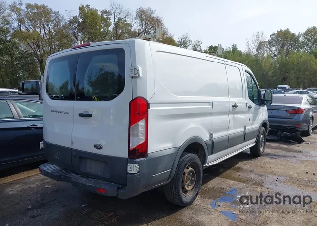 1FTYR1ZM3GKA95575: 43526636