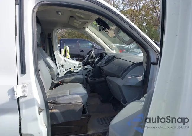 1FTYR1ZM3GKA95575: 43526636