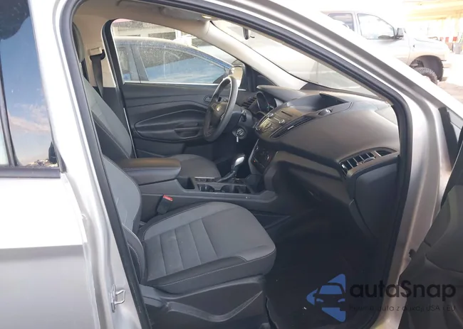 1FMCU0F7XHUD42707: 43526671