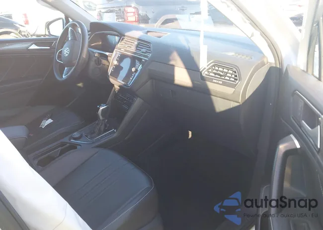 3VV2B7AX1RM128279: 43526789