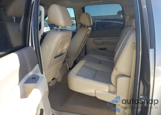 1GCPKSE71CF238533: 43526817