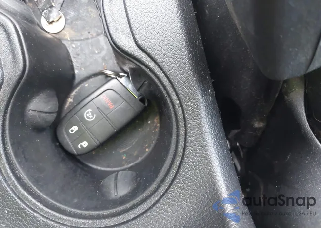 3C4NJDCB9JT306870: 43526971