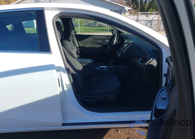 1G1ZC5ST8LF142061: 43526172