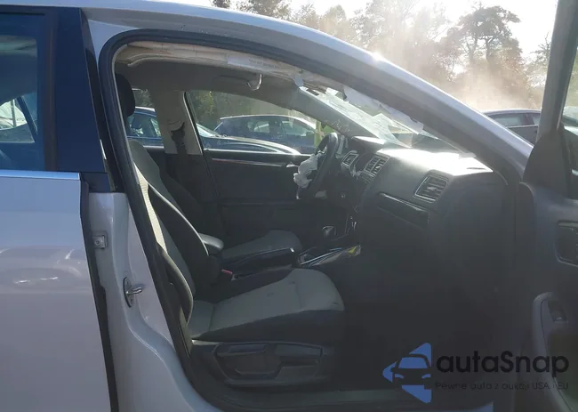 3VW2B7AJ7HM330470: 43527503