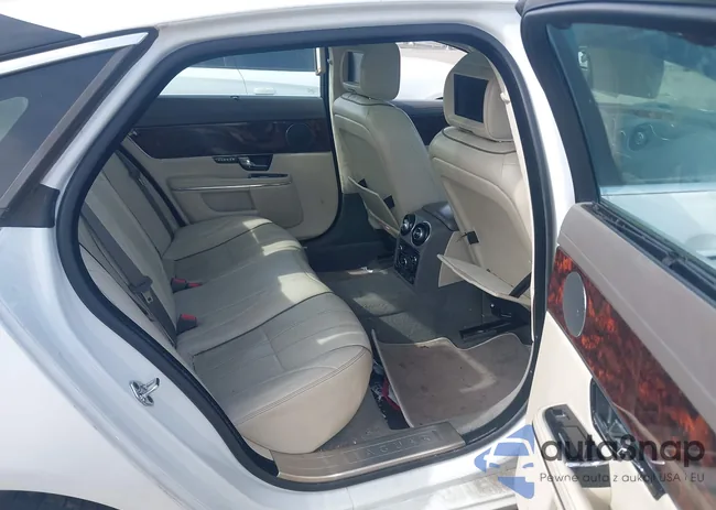 SAJWA2GB2CLV27715: 43527715