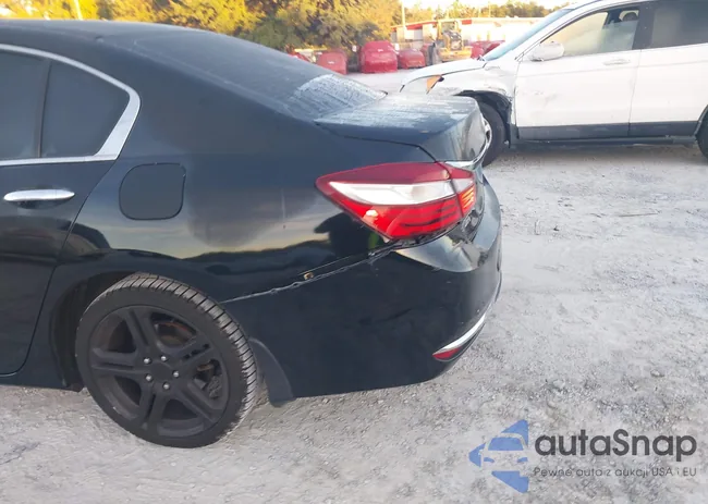 1HGCR2F39HA166637: 43527779