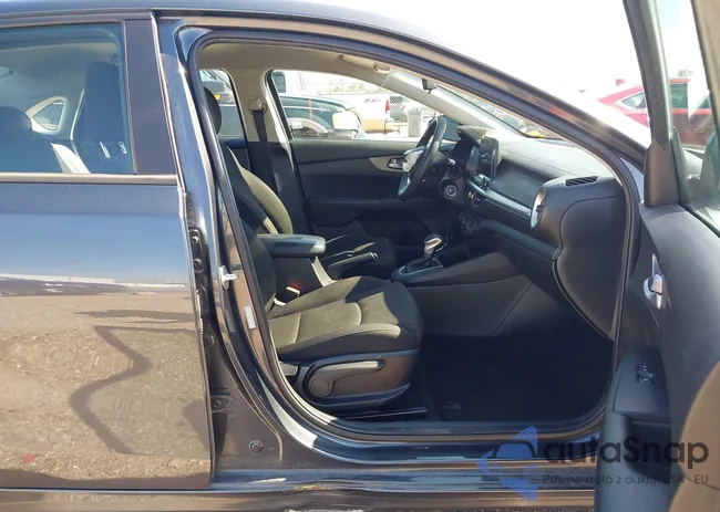 3KPF24AD3ME372099: 43527362