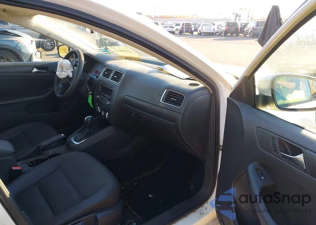 3VWDP7AJ3CM107944: 43528433