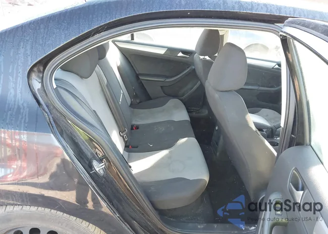 3VW2B7AJ1HM400139: 43528451