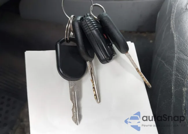 1FMZU67EX3UC36759: 43528657