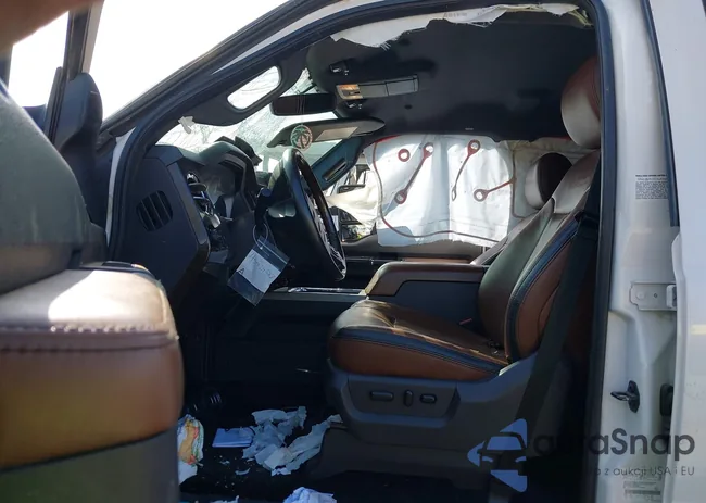 1FT8W3BT4FEA81820: 43529588