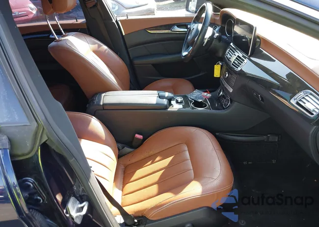 WDDLJ6FB7GA163860: 43530429