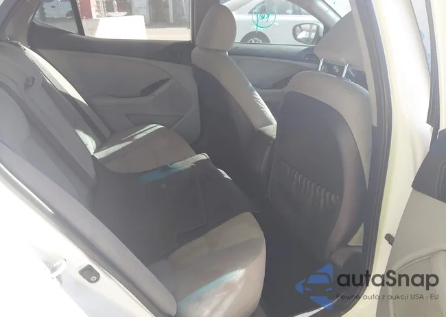 KNAGM4A76F5646576: 43530930