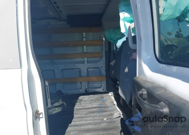 1FTYR1ZM8GKA69635: 43530181