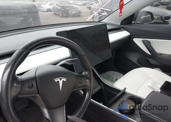 5YJ3E1EB2JF111764: 43531715