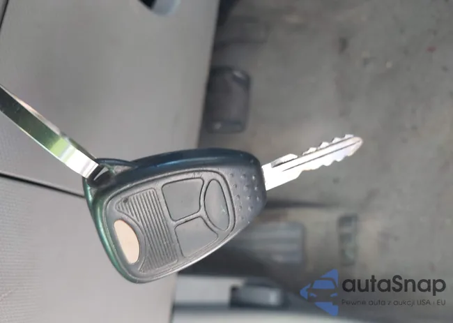 1B3LC46K28N249033: 43531817