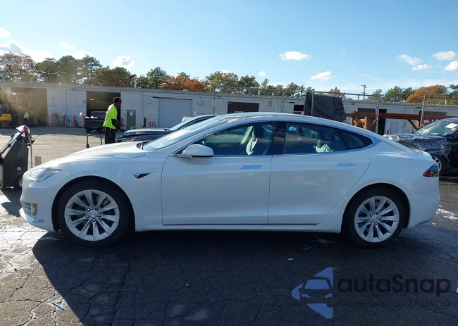 5YJSA1E29JF257229: 43533555