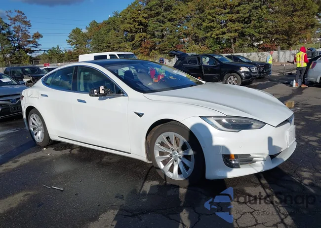 5YJSA1E29JF257229: 43533555