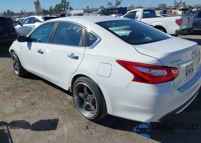 1N4AL3AP6GN329250: 43533902