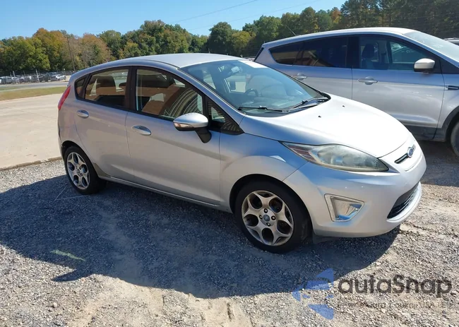 3FADP4FJ1CM103567: 43534438