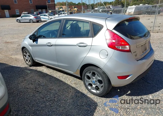 3FADP4FJ1CM103567: 43534438