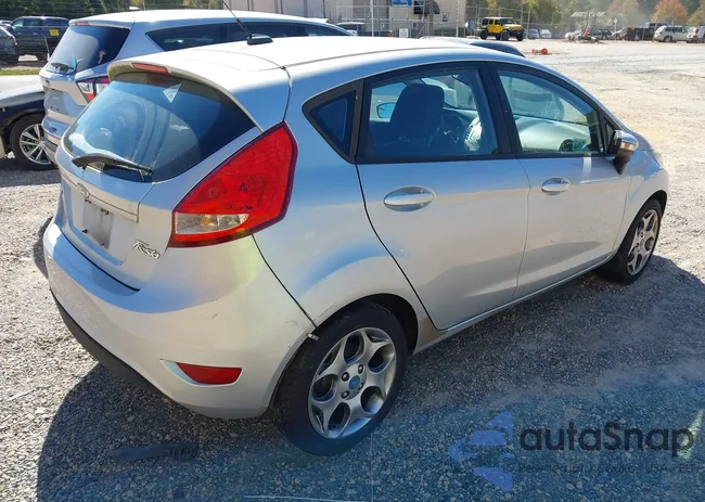 3FADP4FJ1CM103567: 43534438