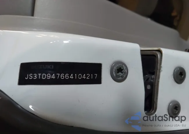 JS3TD947664104217: 43535618