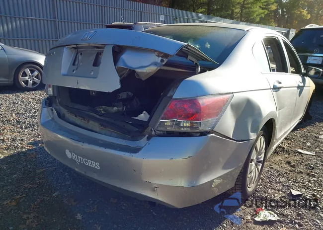 1HGCP26348A100406: 43535914