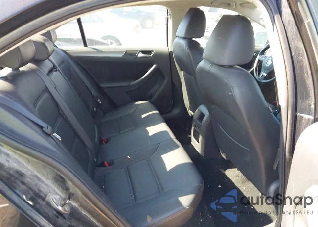 3VWLL7AJ1DM395567: 43536074