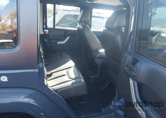 1C4BJWEG1HL557282: 43537996