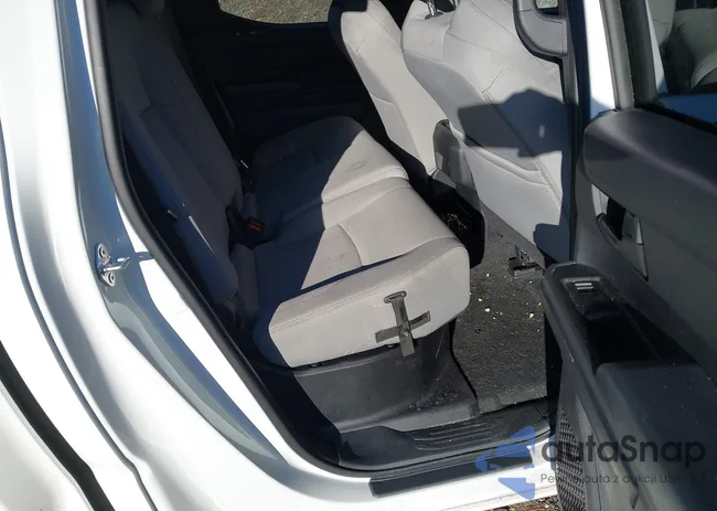 3TYLB5JN9ST071636: 43539157