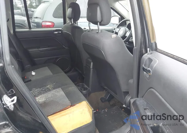 1C4NJCBA0GD665235: 43540274