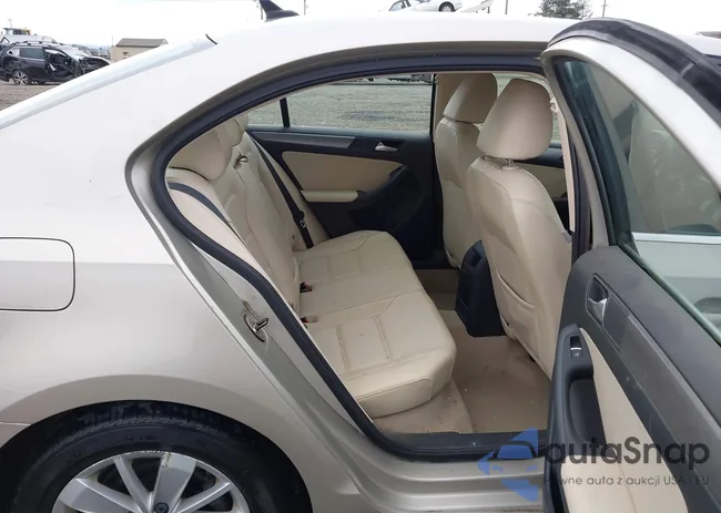 3VWLA7AJ6FM207876: 43541883