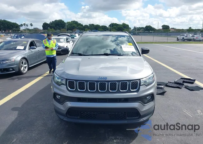 3C4NJDBN1PT541865: 43542403