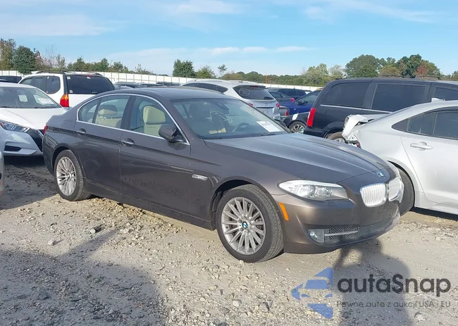 WBAFR7C52DC828228: 43542795