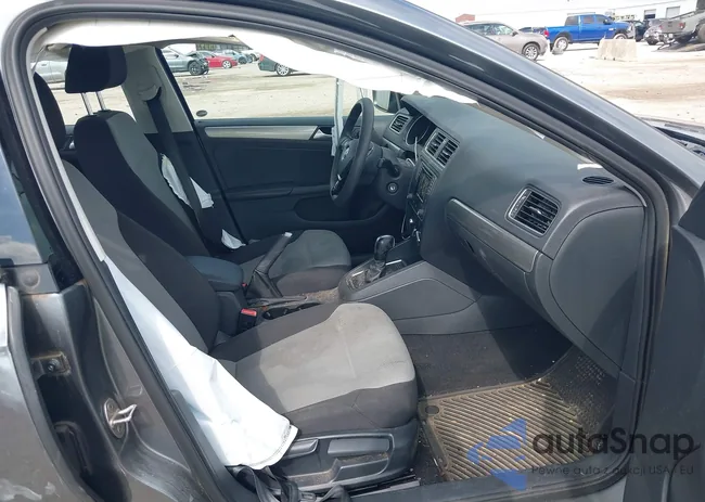 3VW2B7AJ7HM270061: 43542308