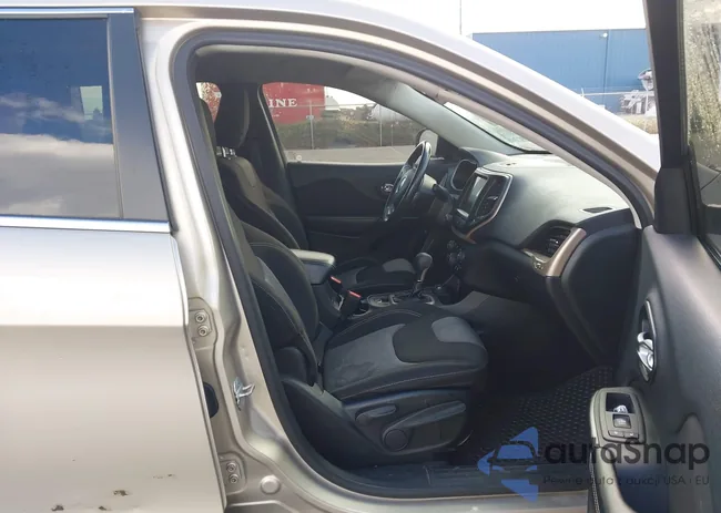 1C4PJMCS3EW184256: 43543569