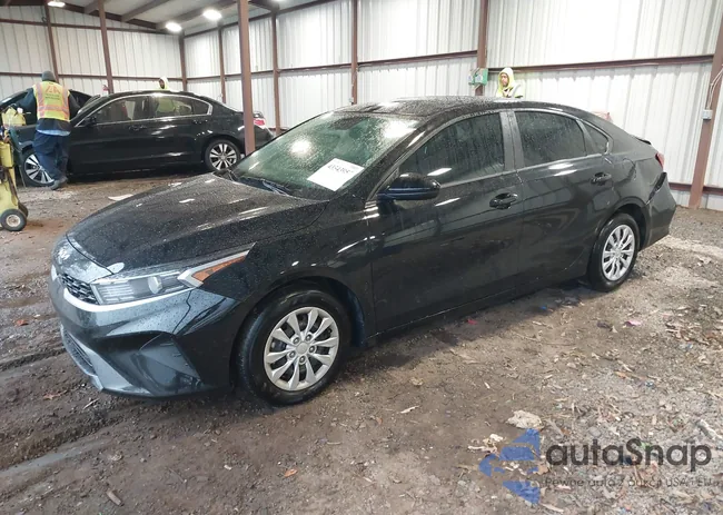 3KPF24AD2RE823238: 43543957