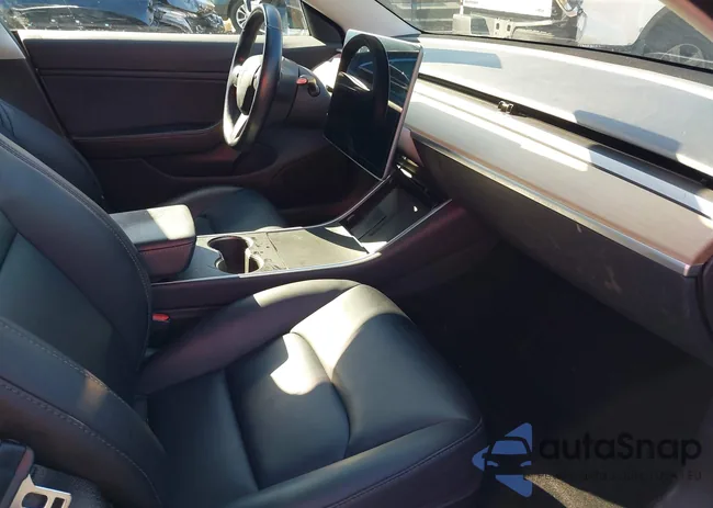 5YJ3E1EB8JF070525: 43544681