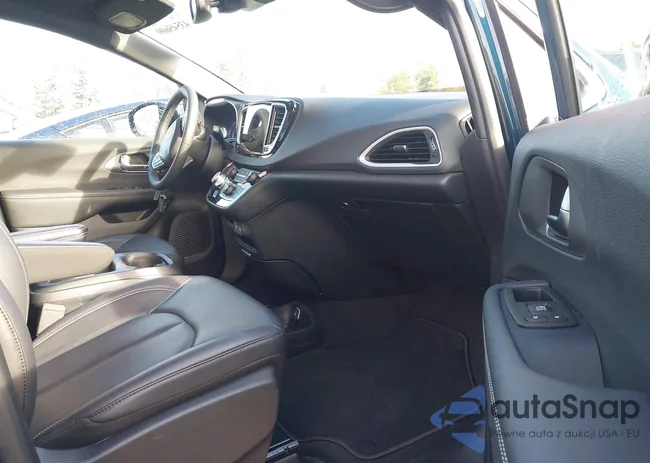 2C4RC1BG8SR585692: 43545609