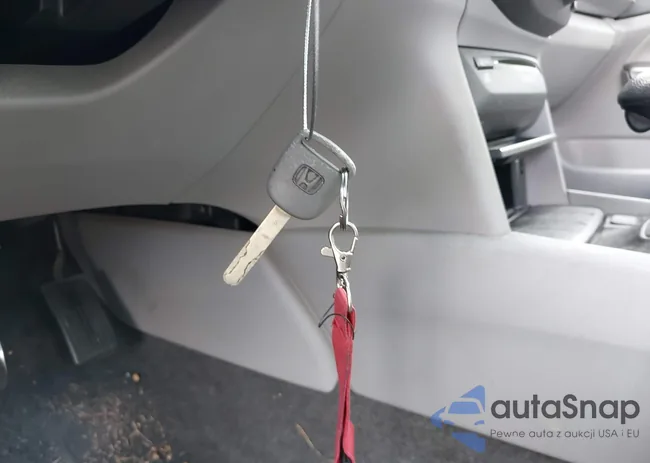 1HGCP2F83AA104187: 43545273