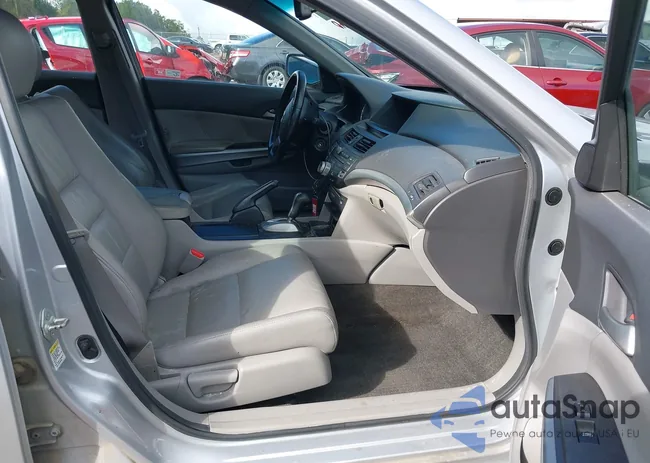 1HGCP2F83AA104187: 43545273