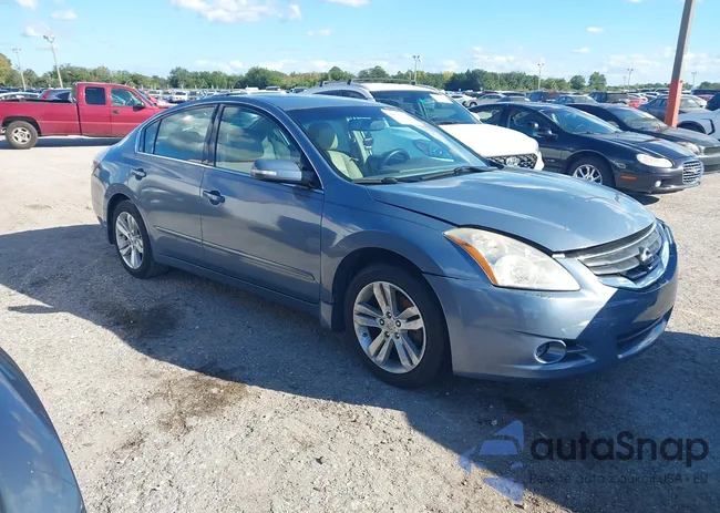 1N4AL2AP1CN469792: 43547864