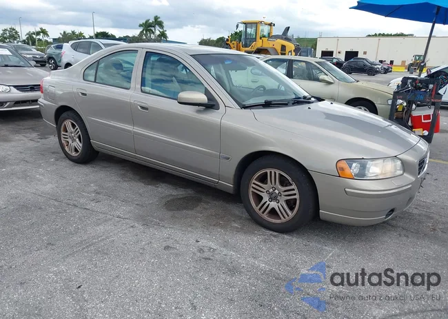 YV1RS640X52475496: 43547264